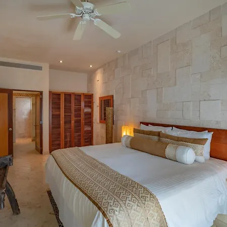 2 Bedroom Penthouse In The Heart Of Playa Del Carmen
